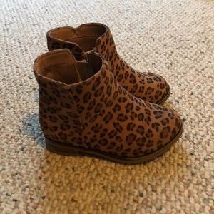 Cat & Jack leopard print boots, size 5